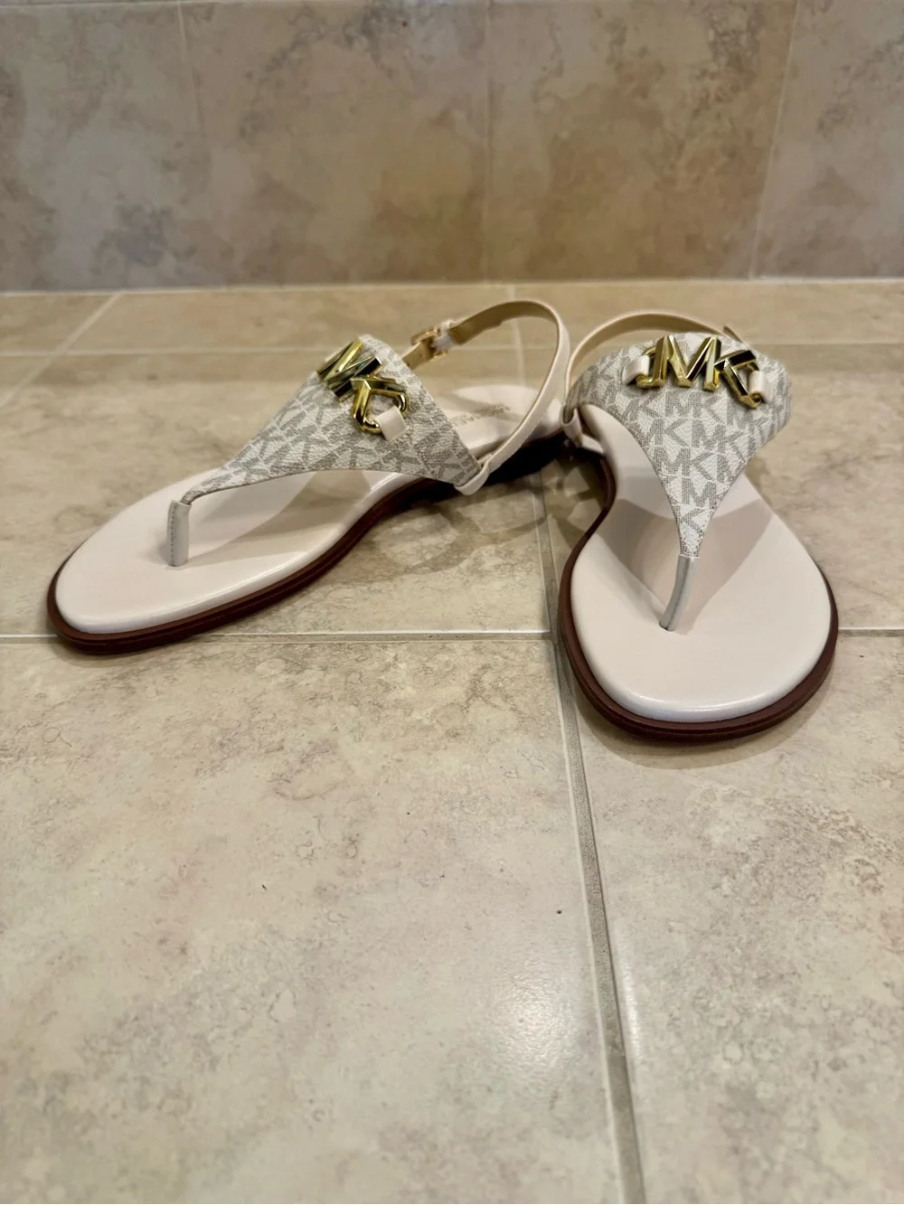 Michael Kors Reed Flat Thong Sandals Vanilla Gold Size 9 NWOT